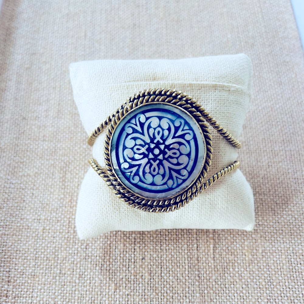 Sundial bracelet by Sara Blaine/esbe